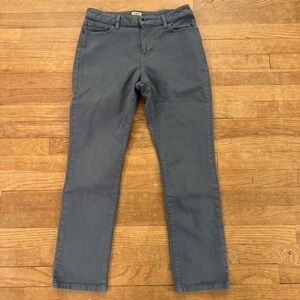 L.L. Bean Classic Fit gray straight leg chino pants size 8
 b67